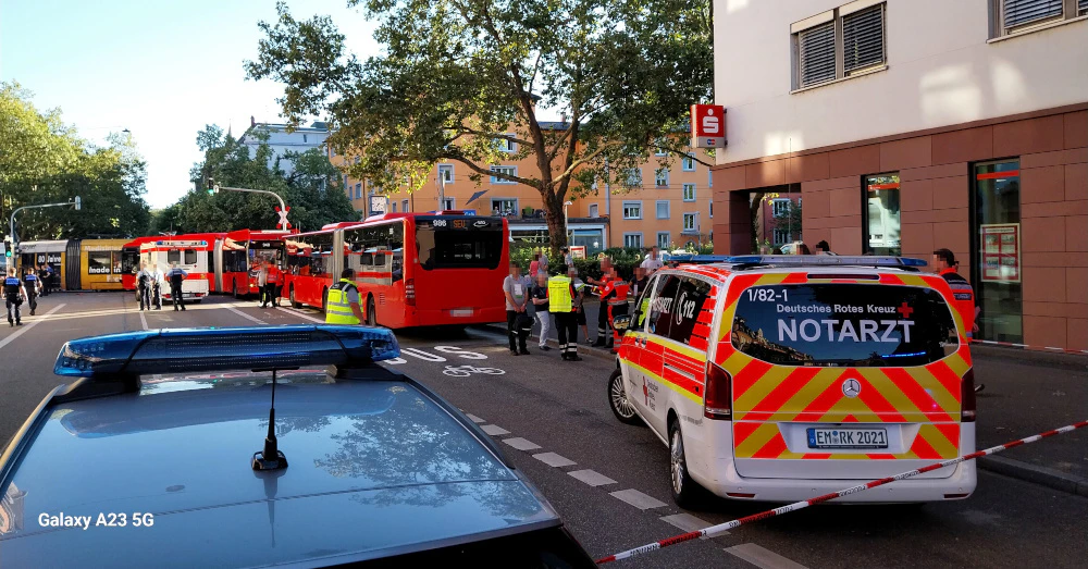 Unfall, Straßenbahn, Freiburg, VAG, Eschholzstraße, DRK, Deutsches Rotes Kreuz — © Deutsches Rotes Kreuz